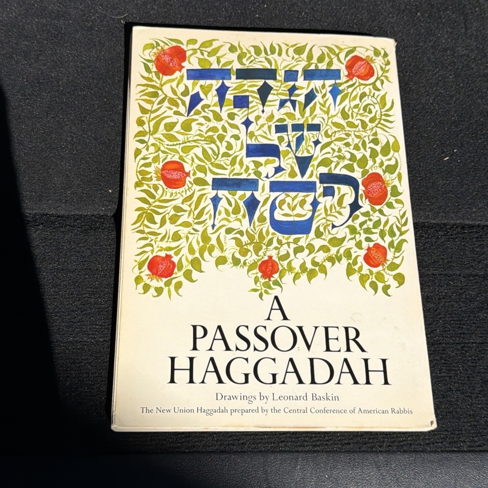 A Passover Haggadah Drawings by Leonard Baskin 1974 2nd Printing Paperback